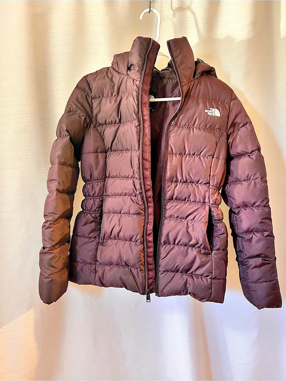 The North Face Women'Small Burgundy Puffer Jacket Size Small Like New